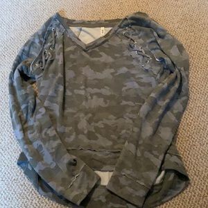 mudd long sleeve shirt, camo size XXS